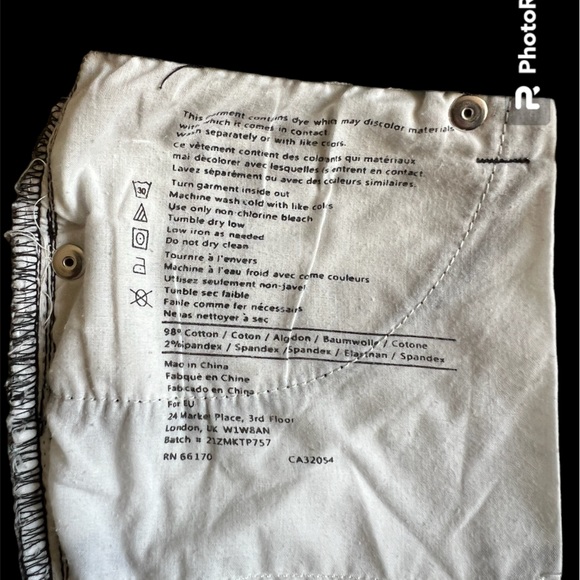 BDG Shortie Print Black Cream Cuffed Shorts Size 27 - Picture 4 of 8